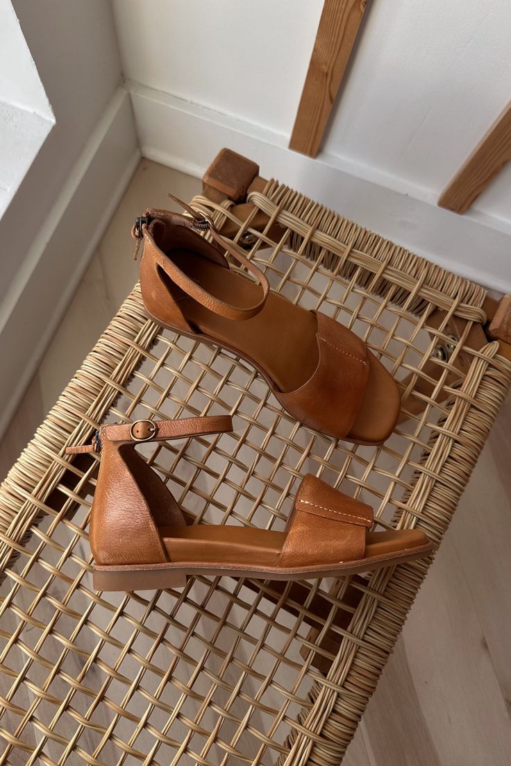 Sienna Caramel Leather Sandal